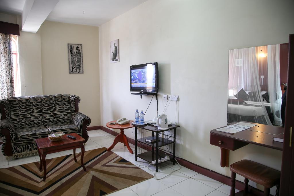 Chester Hotel Nakuru Buitenkant foto