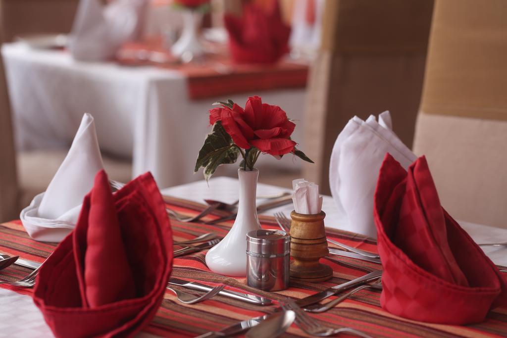 Chester Hotel Nakuru Buitenkant foto