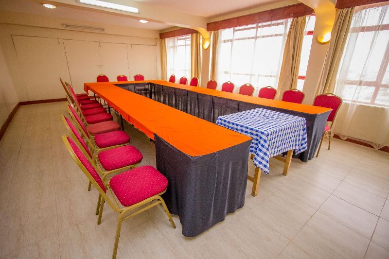 Chester Hotel Nakuru Buitenkant foto