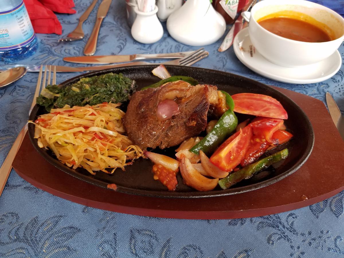 Chester Hotel Nakuru Buitenkant foto