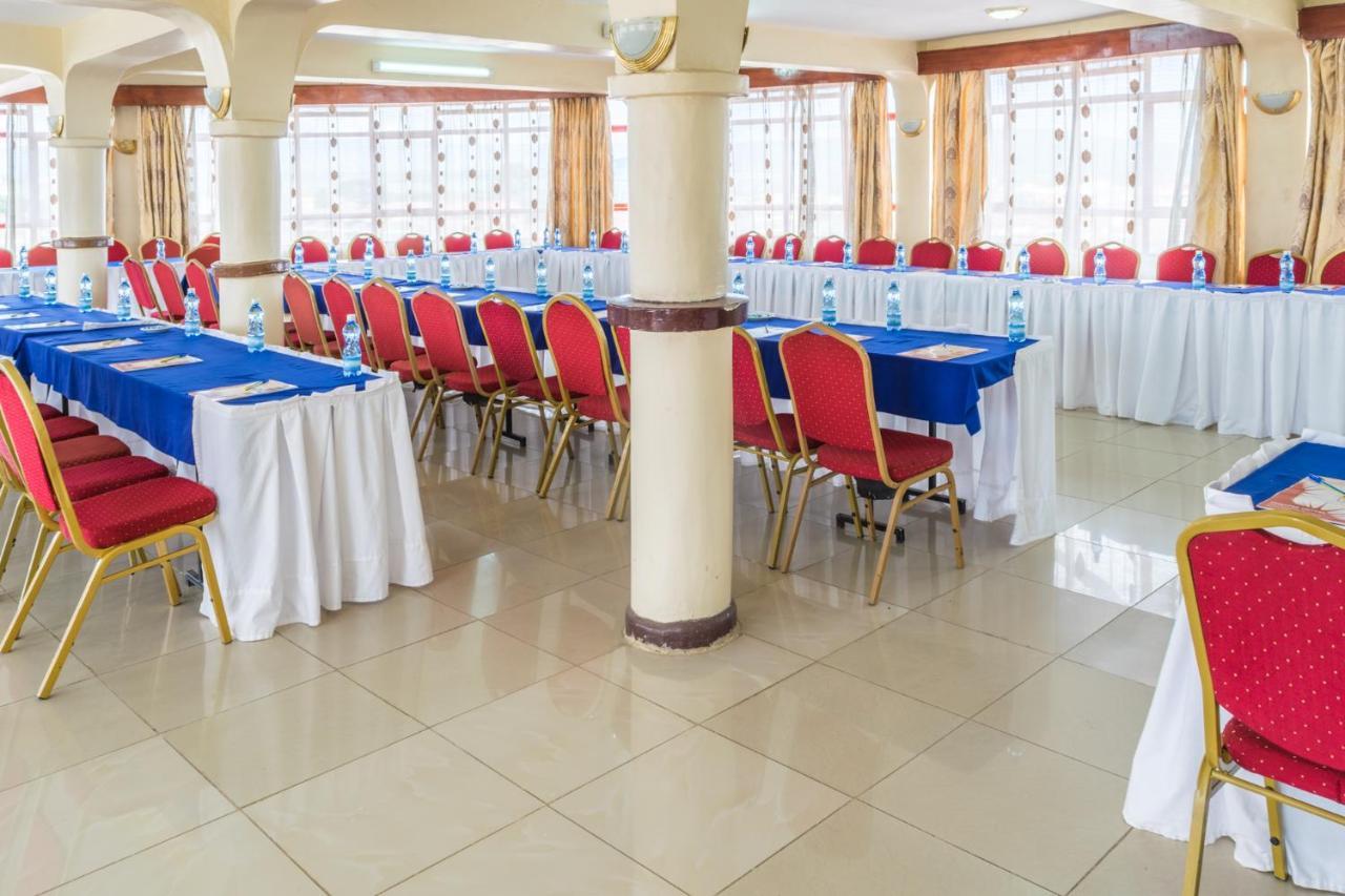 Chester Hotel Nakuru Buitenkant foto
