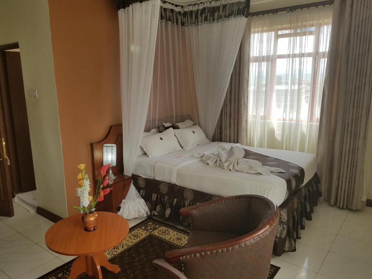 Chester Hotel Nakuru Buitenkant foto