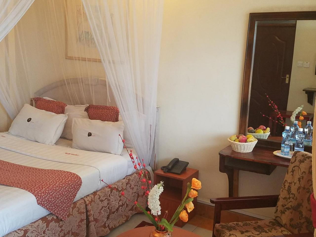 Chester Hotel Nakuru Buitenkant foto