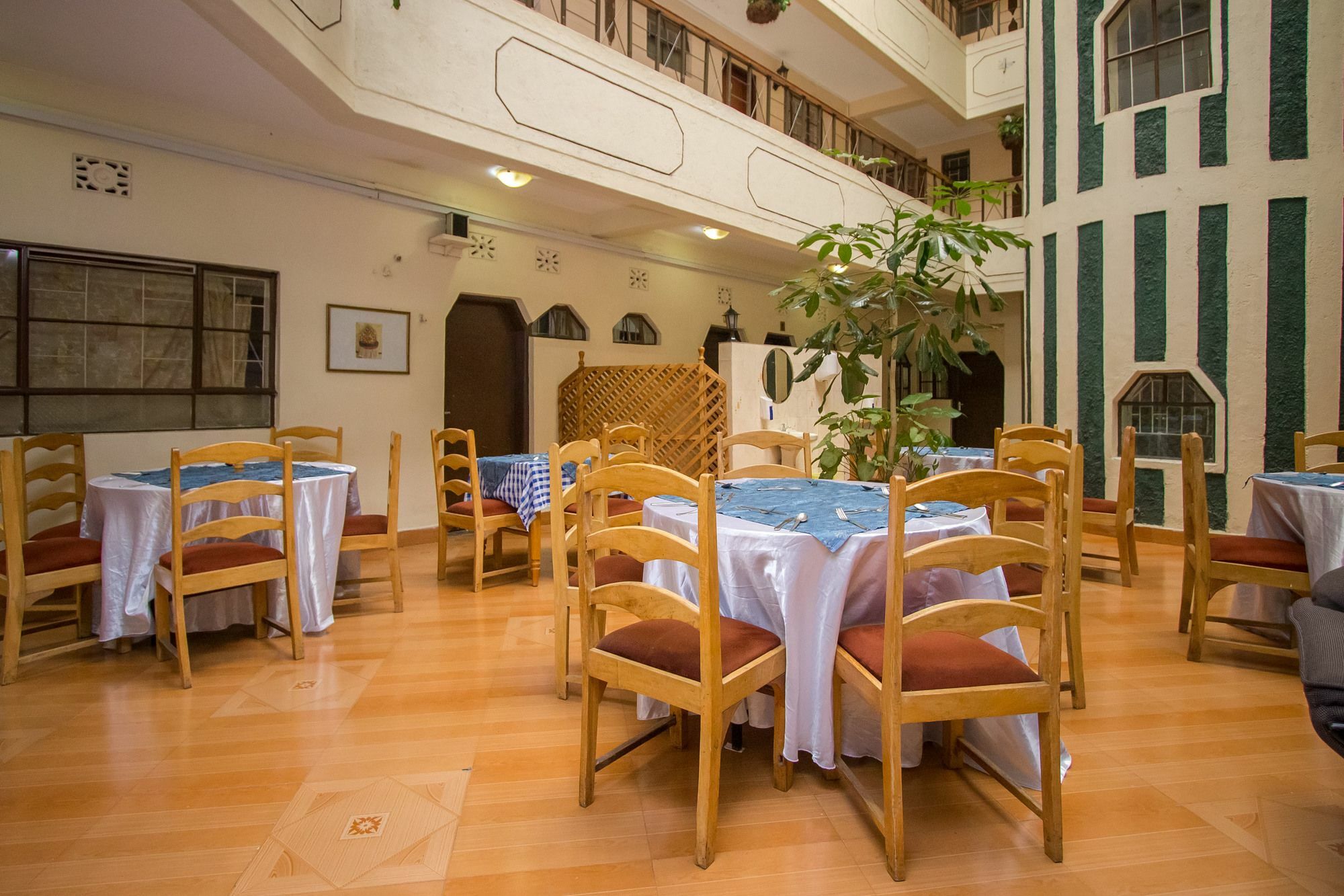 Chester Hotel Nakuru Buitenkant foto